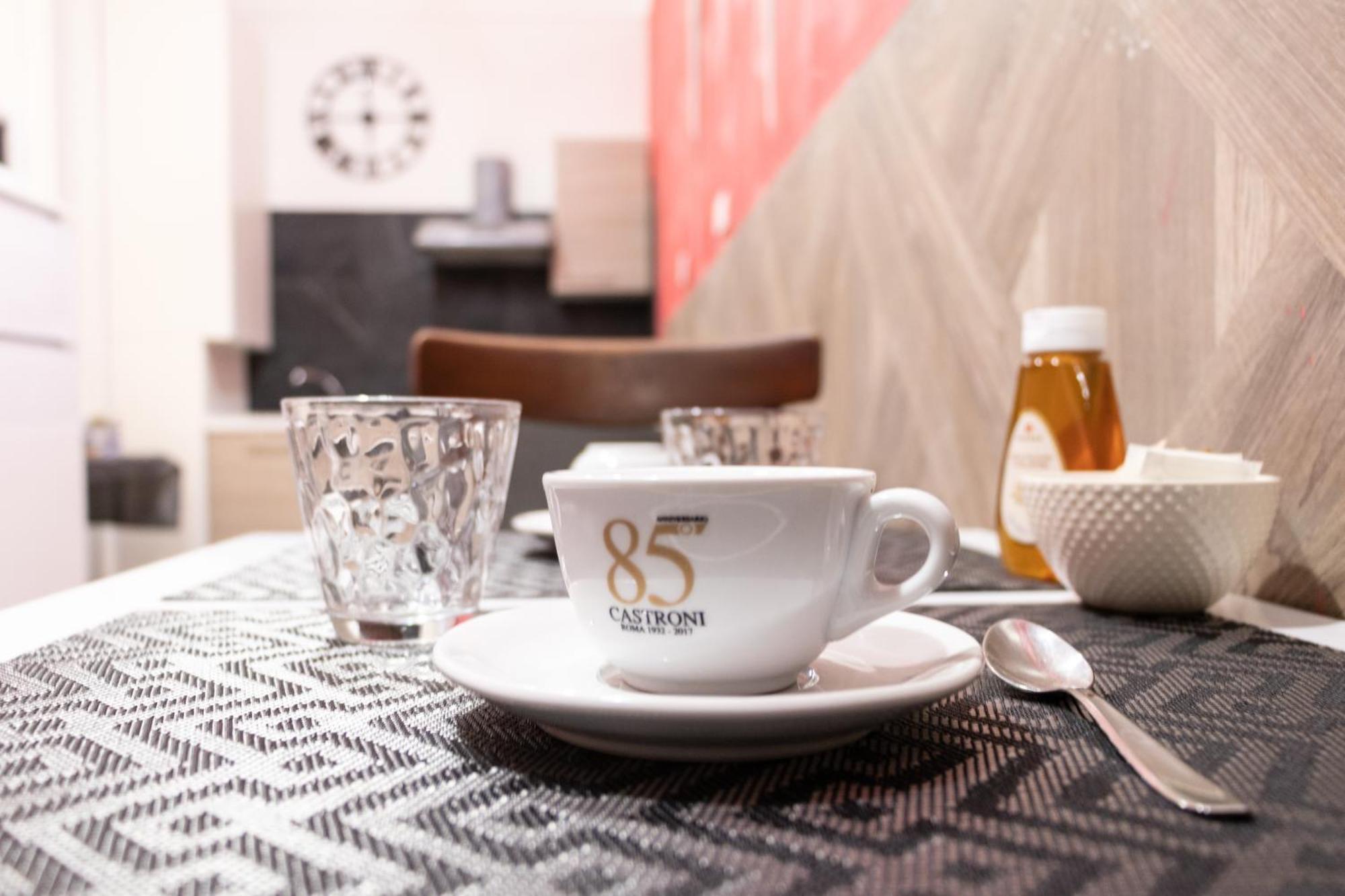 Domus Castroni Scipioni Bed & Breakfast Rome Exterior photo